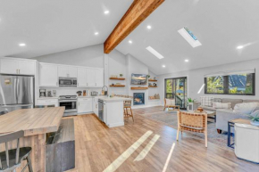 Bright Tahoe Home with Private Backyard Near Beach